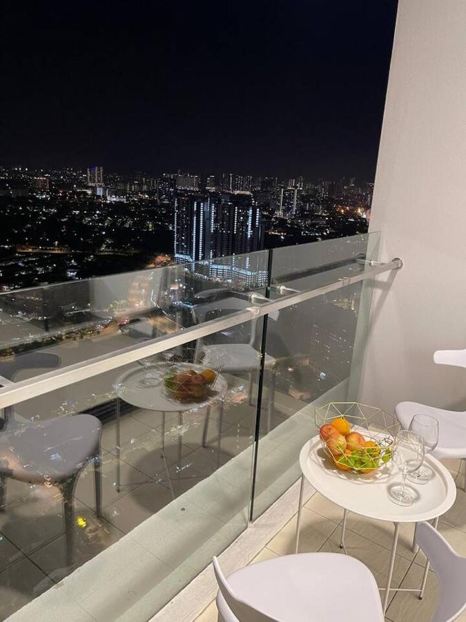 Apartment 100mbps Desapark Montkiara Publika Mitec Kepong Menjalara Segambut 7pax *