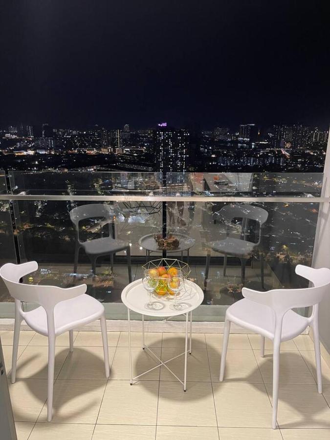 Apartment 100mbps Desapark Montkiara Publika Mitec Kepong Menjalara Segambut 7pax *