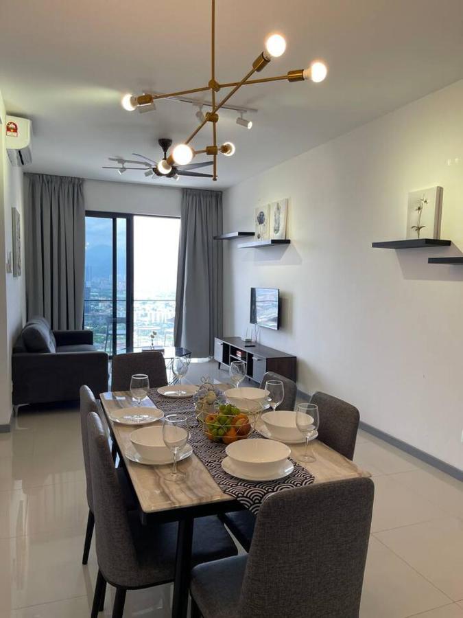 Apartment 100mbps Desapark Montkiara Publika Mitec Kepong Menjalara Segambut 7pax Kuala Lumpur